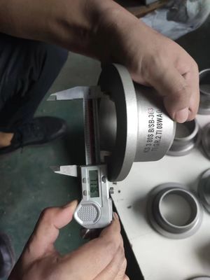 دوشاخه فولادی فورج شده ASTM B366 4 اینچ شمع لوله رزوه ای نر اتصالات لوله فولادی آلیاژی