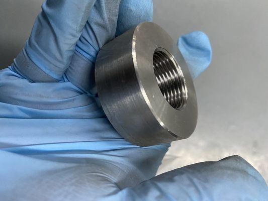 اتصالات لوله بدون درز فولاد آلیاژی ASTM A234 زانویی، سه‌راهی، کاهنده و درپوش رنگ شده سیاه