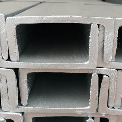 کانال فولادی سبک U بیم کانال فولادی اندازه 200 x 80 x 7.5 x 11 میلی متر پروفایل فولادی