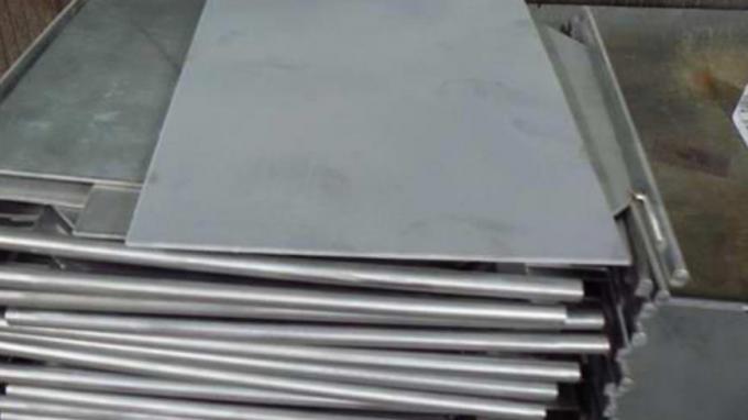 لوله فولادی گالوانیزه ای ASTM DIN GB JIS لوله های پوشش داده شده بدون درز برای خدمات طول سفارشی 12